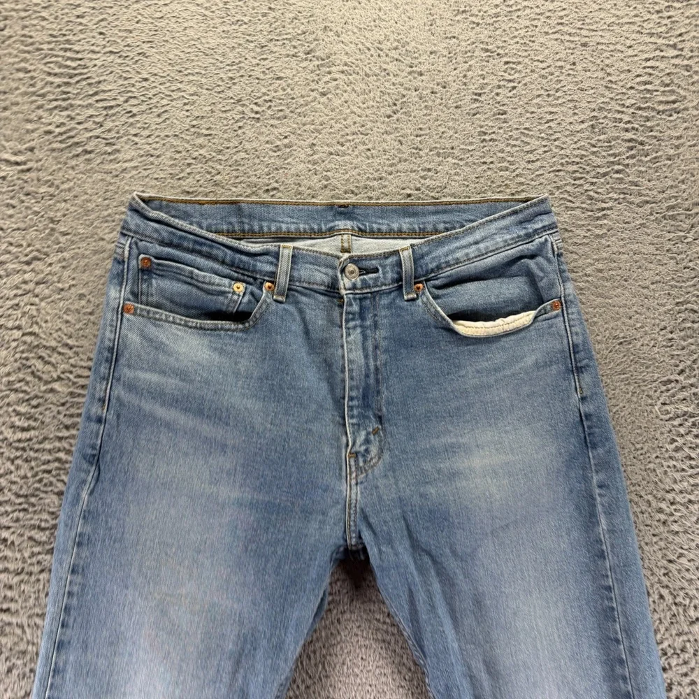 Levis before purchasing